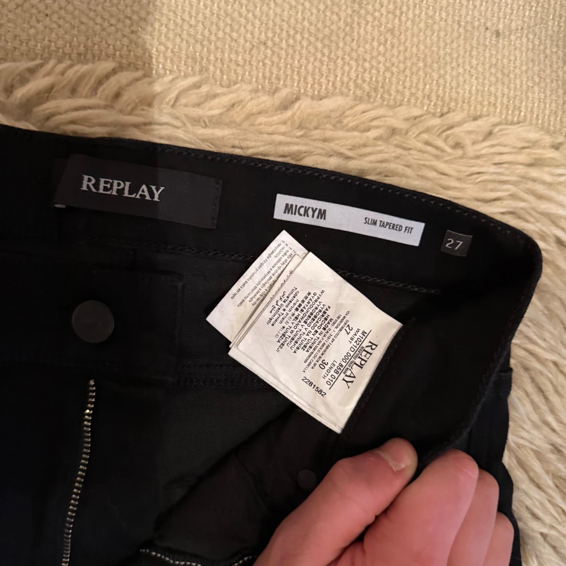 Svarta Replay jeans  - 3