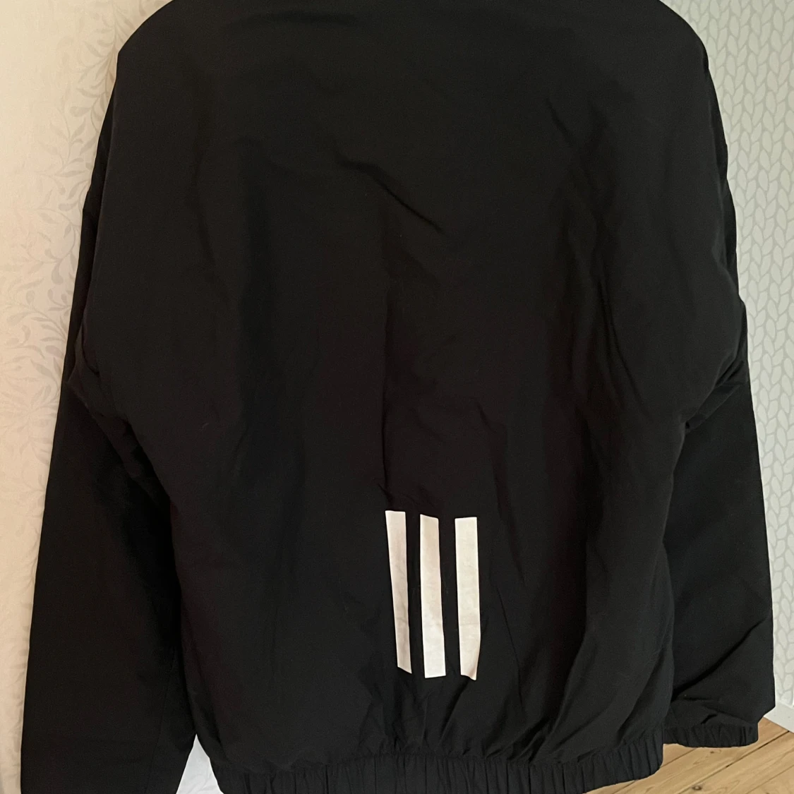 Svart vindjacka från Adidas XS - 1