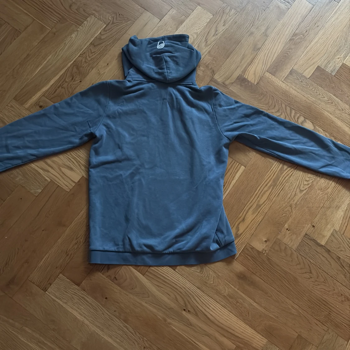 Blå hoodie från Sail Racing - 2