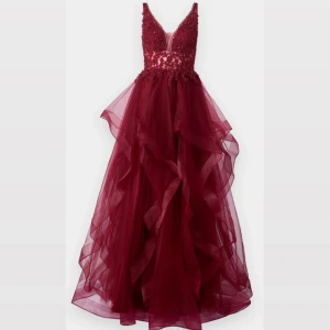 vinröd balklänning  - I storlek 36 använt en gång till balen❤️orginal pris ca 4000kr