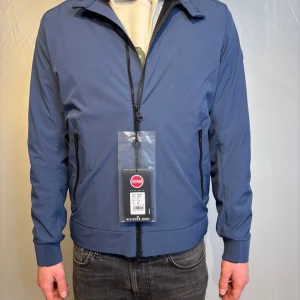 Colmar jacka - Säljer denna Colmar jacka | Storlek 48/M (modellen är 180) | Skick 10/10 (helt ny) | Nypris 2400 | hör gärna av vid minsta fråga ✅🙌