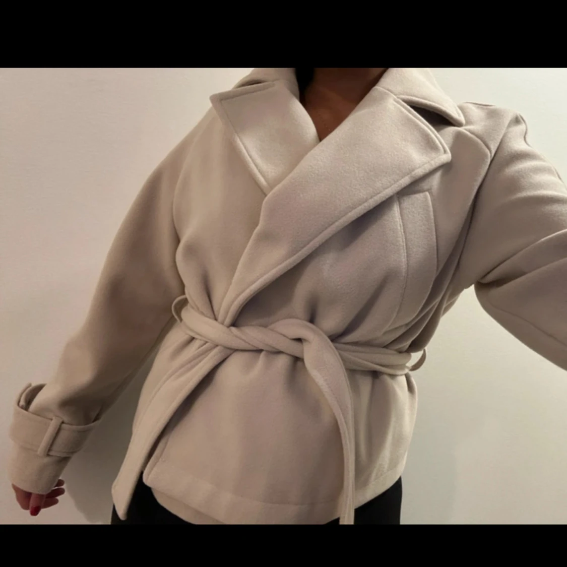 Beige kappa från Nelly med bälte - 1