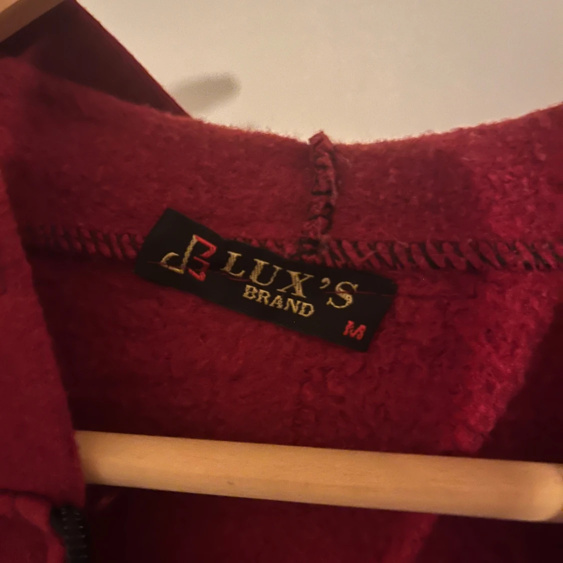 Röd hoodieLux's Brand - 2