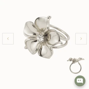 La fleur ring  - Silver ring från ioaku 