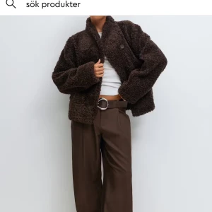 Gina teddy jacka - Supersnygg mörkbrun teddy jacka ifrån Gina tricot, storlek M. Helt slutsåld i de flesta storlekarna, mycket fint skick