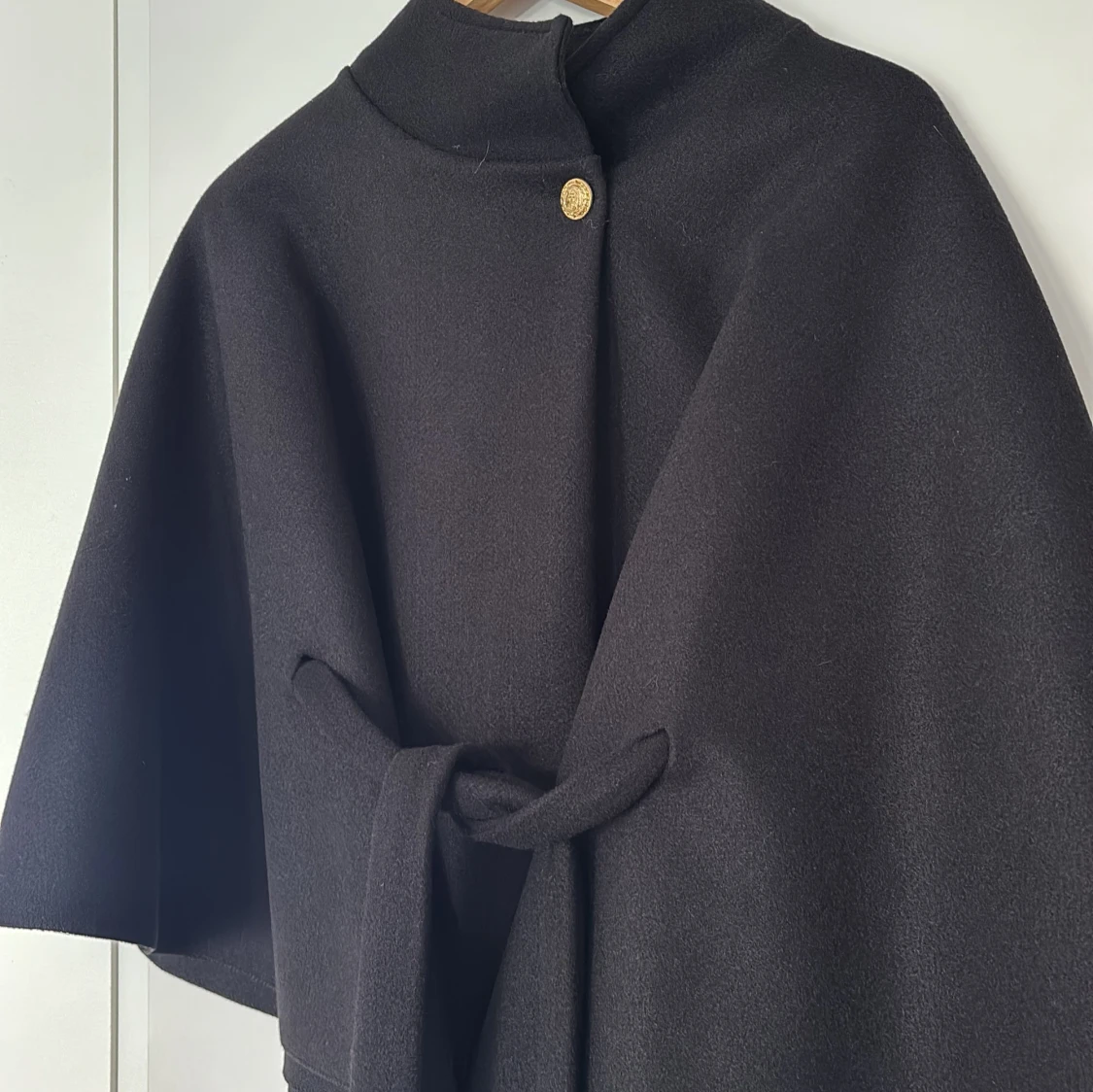 Missäy svart poncho cape kappa - 1