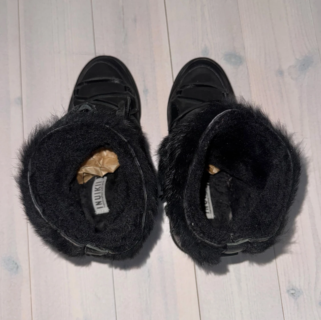 Svarta inuikii vinterskor  - 2