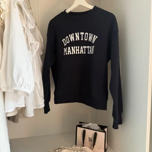 Sweatshirt - Snygg tröja från hm! Har aldrig använts och har prislapp kvar!