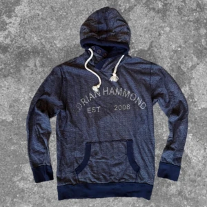 Trendig hoodie  - Stilren och trendig. Bra skick och perfekt nu i höst! A= ca 55cm B= ca 50cm C= ca 43cm D= ca 65cm. Skriv vid fundering ✌️