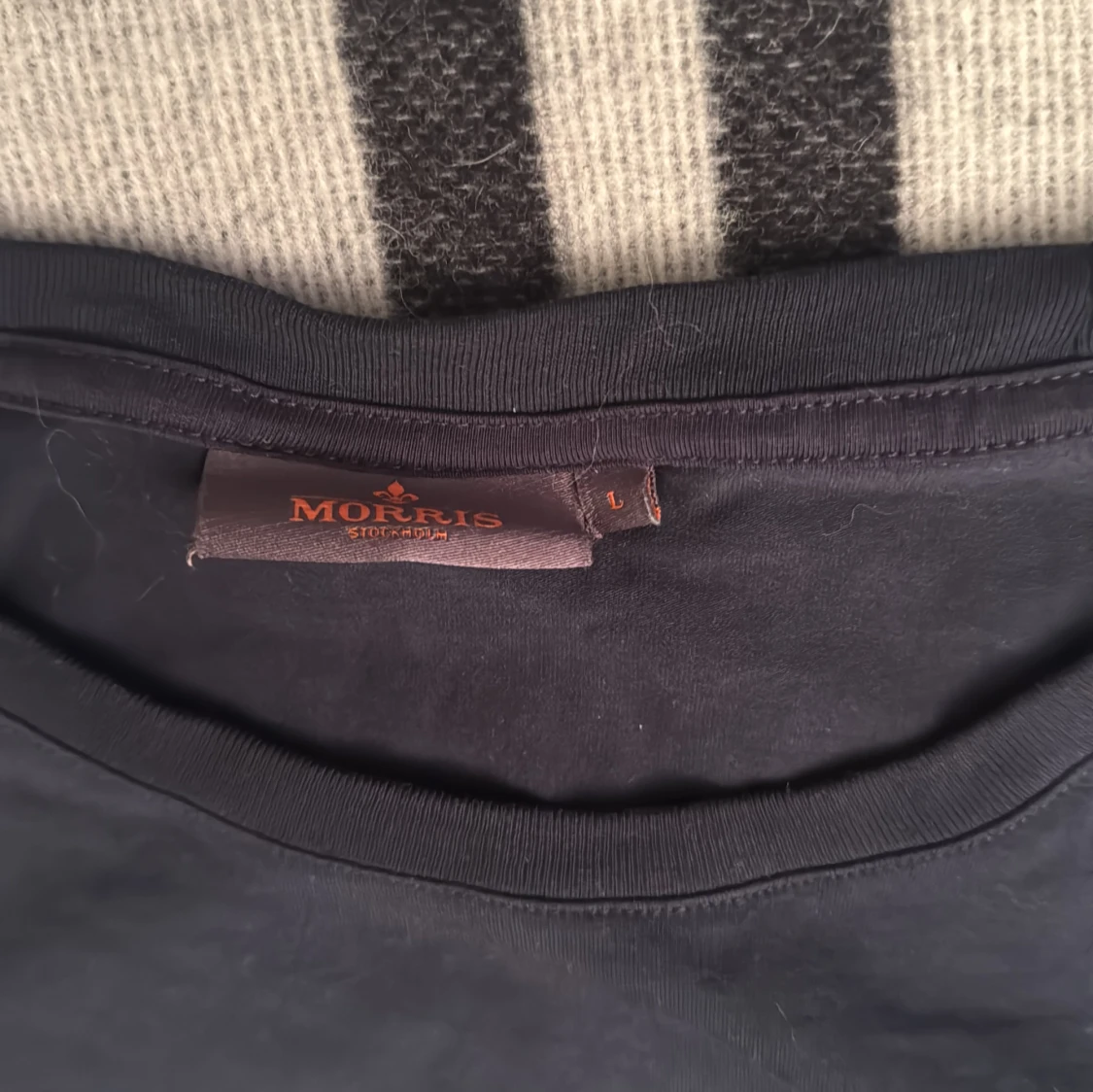Svart t-shirt från Morris Stockholm - 1