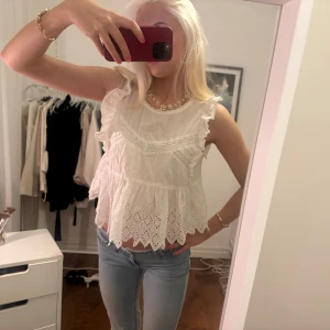 Topp - Söt topp från trf collection storlek S, en knapp bak saknas men fortfarande superfin