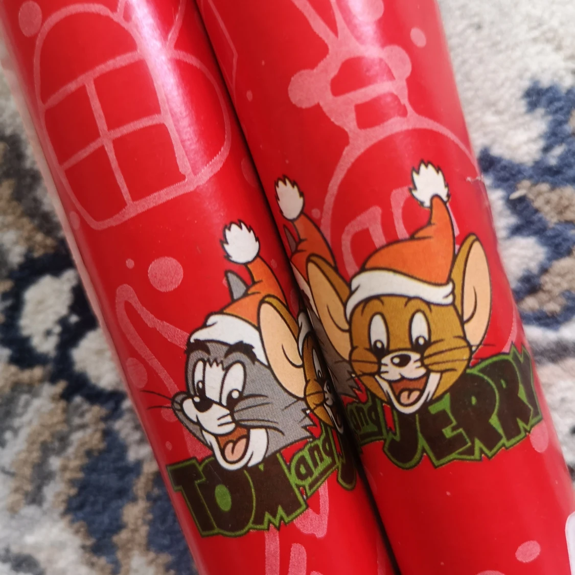 10 Rullar Julklappspapper Med Tom & Jerry  - 2