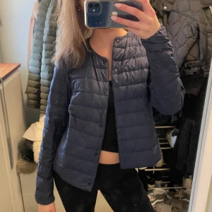 uniqlo jacka - kommer tyvärr inte till användning 