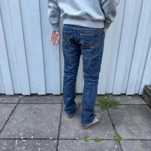 Nudie jeans - Nudie jeans - Storlek: W30/L30(sitter något mindre i midjan) - skick: 9/10 - Nypris runt 2000kr 