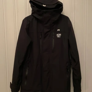 Svart skidjacka Montec - Montec skidjacka 