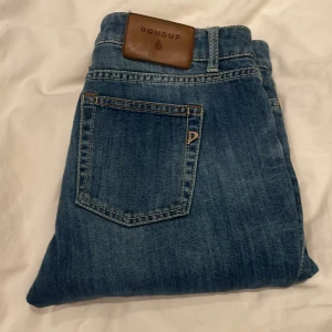 Dondup jeans - Riktigt feta dondup jeans i storlek 30 i riktigt bra skick!!