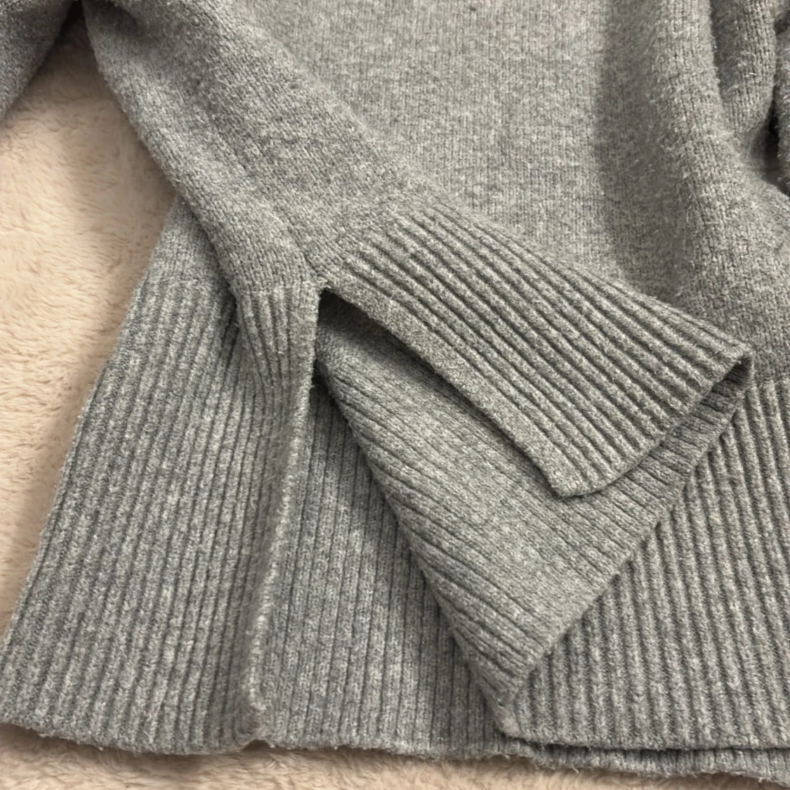 Grå stickad tröja från BikBok - 2