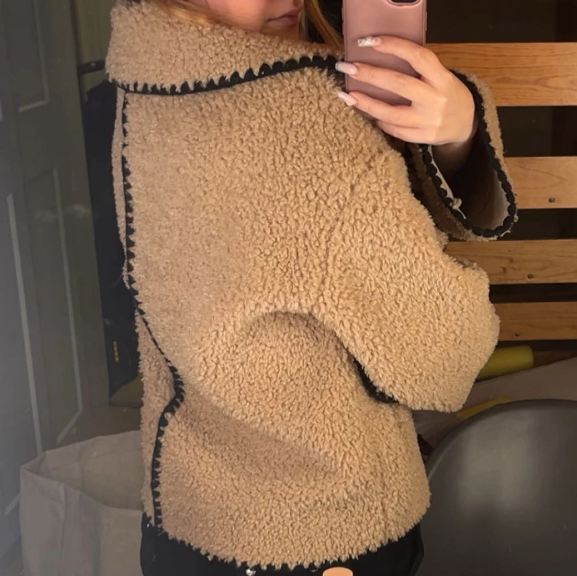 Beige teddyjacka Object - 1