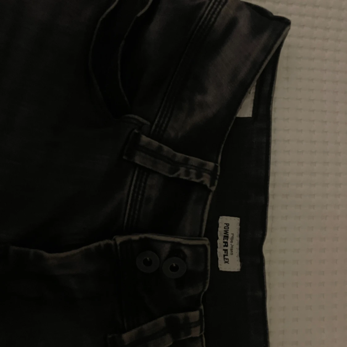 Lågmidjade svarta washed pepe jeans - 1