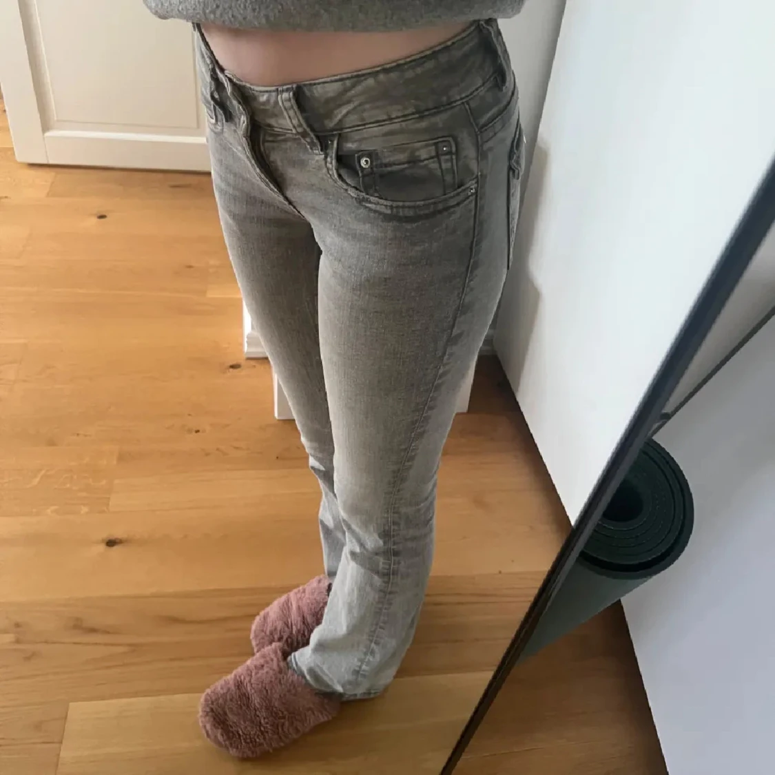 lågmidjade bootcut jeans - 2