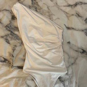 Vit body - Snygg vit body från zara💕
