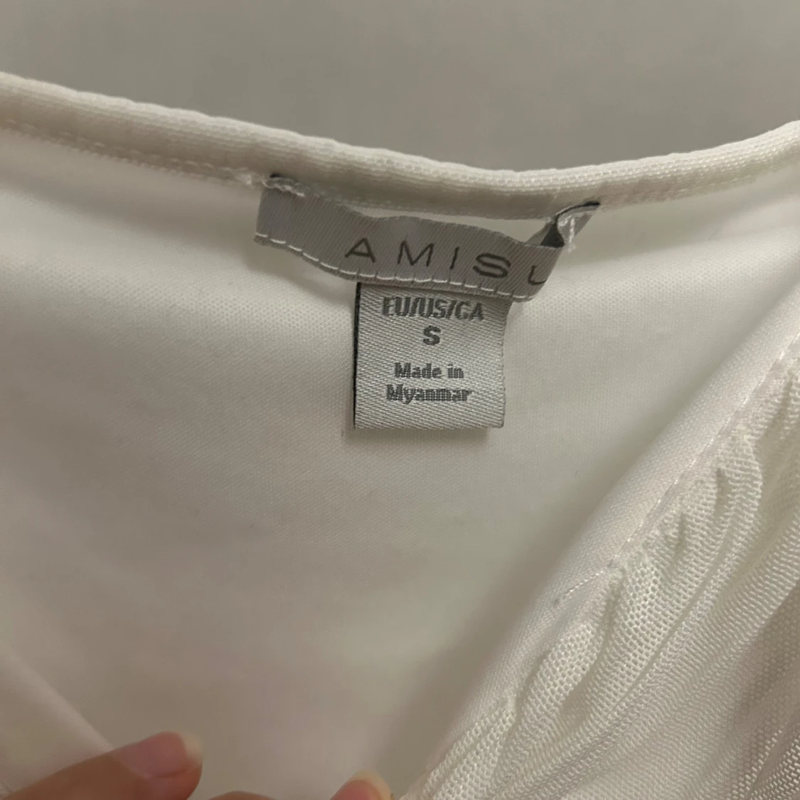 Vit volangig linnetopp med knyt - 4