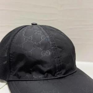 Äkta Gucci nylon keps (limited edition) - Äkta Gucci nylon keps (limited edition) tar även byten mot burberry keps eller något annat du har att bjuda på.