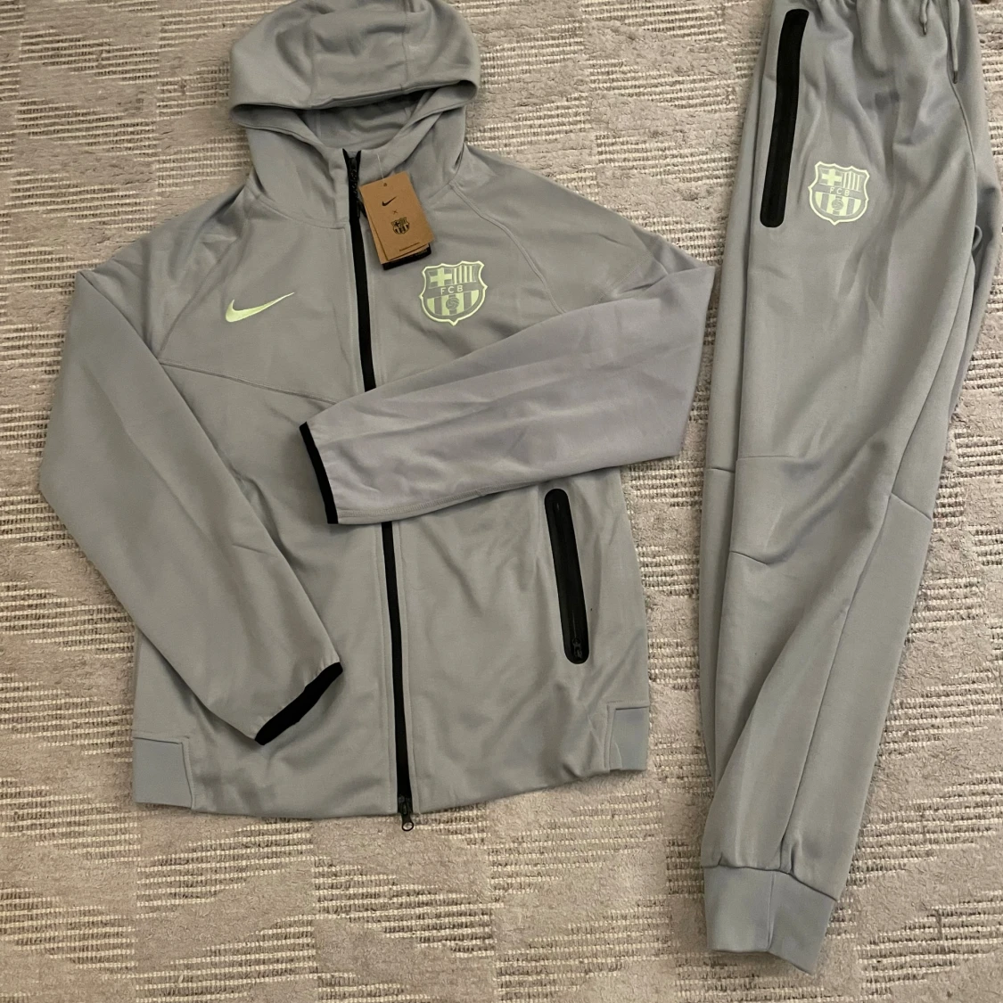 Grå Nike FC Barcelona hoodie M