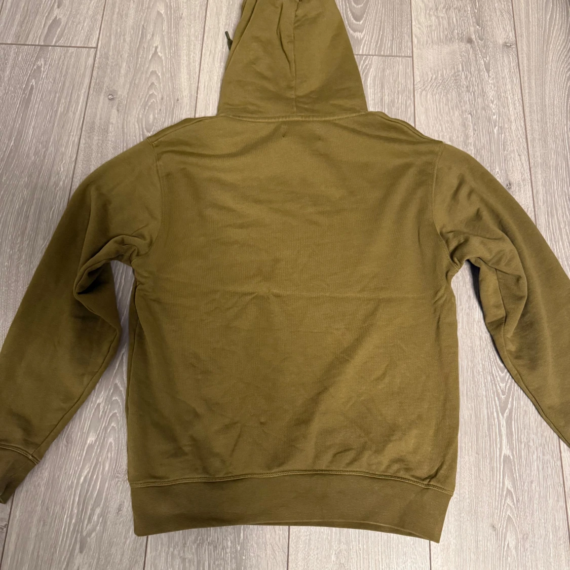 Olivgrön hoodie från Replay - 1