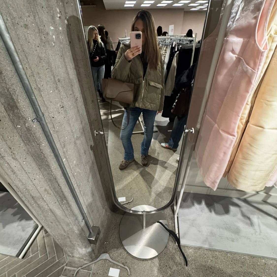 Quiltad khakigrön pufferjacka - 2