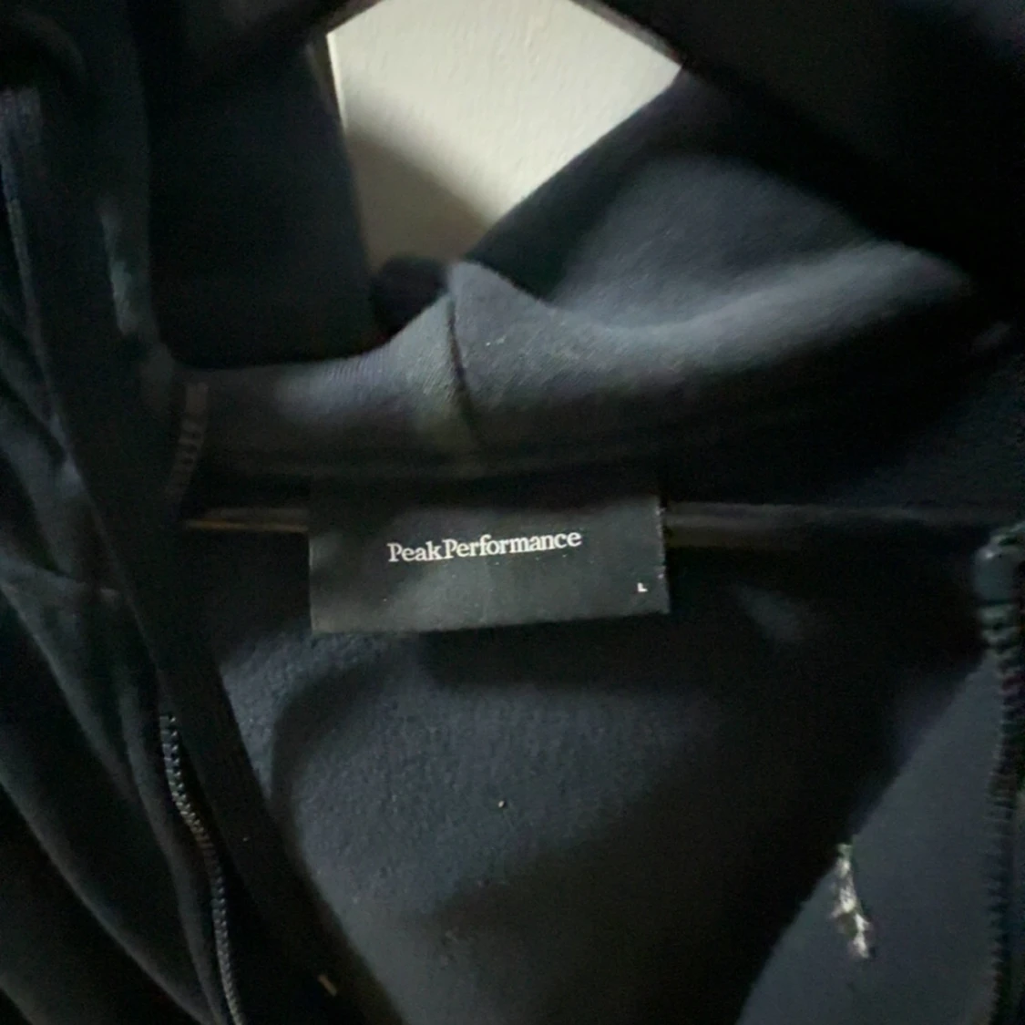 Svart hoodie från Peak Performance - 2