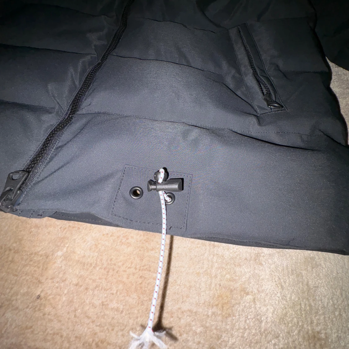Svart dunjacka från Lexington  - 3