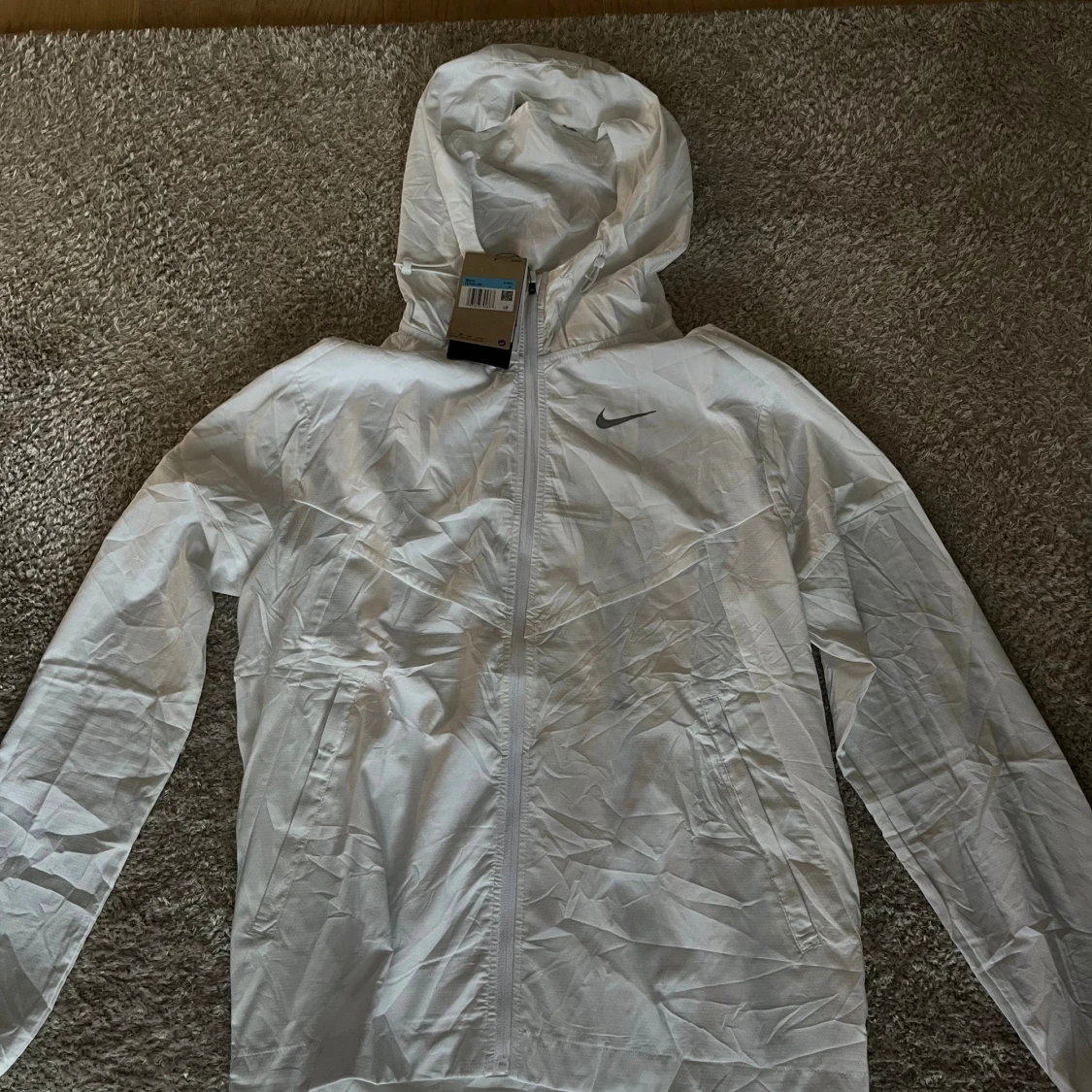 Vit Nike vindjacka med huva M - 4