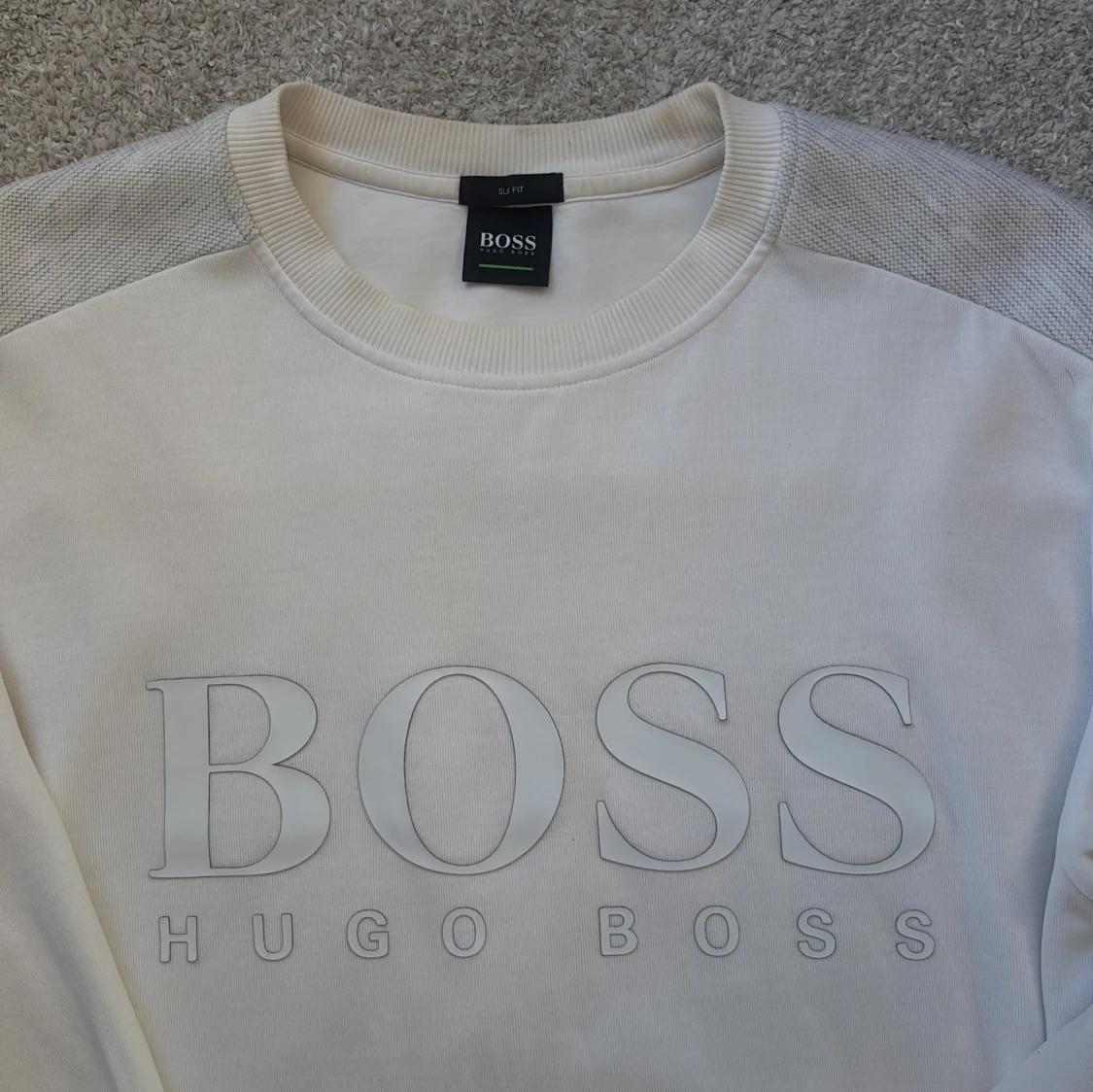 Vit hugo boss tröja  - 1