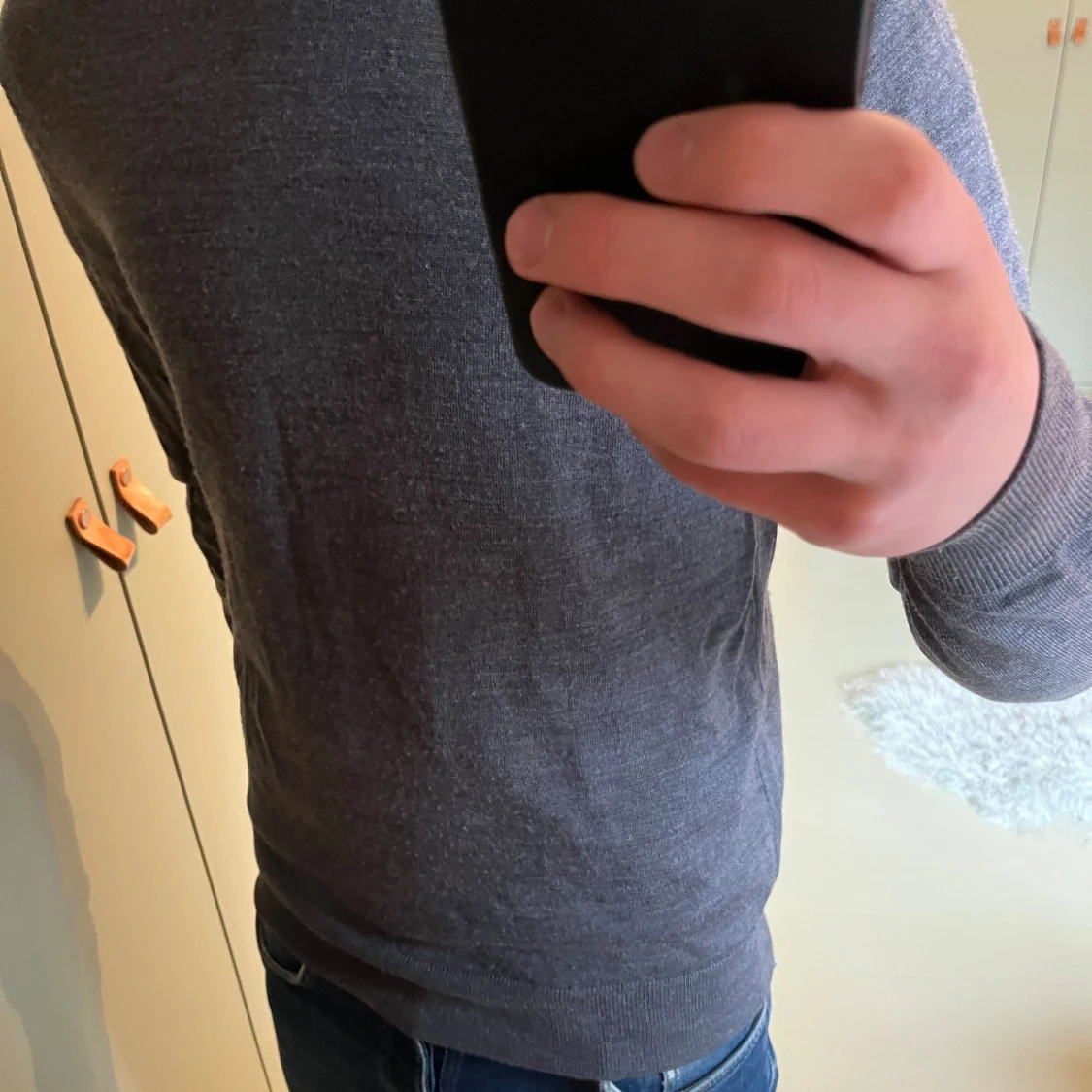 Grå stickad tröja från Uniqlo