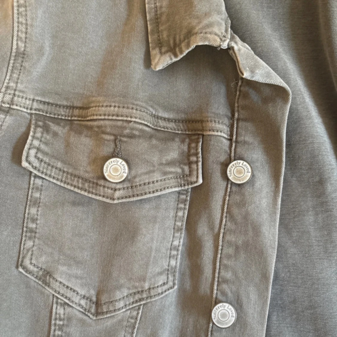 Grå jeansjacka från Sincerely Layer - 2
