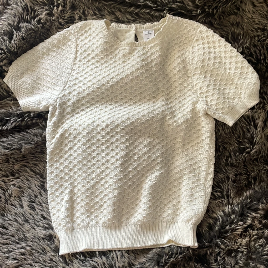 Vit stickad topp från Melrose and Market