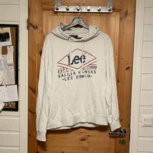 Lee Hoodie - Säljer en Lee hoodie i storlek M.
