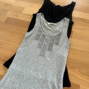  East West - Två linnetoppar 🖤s/m