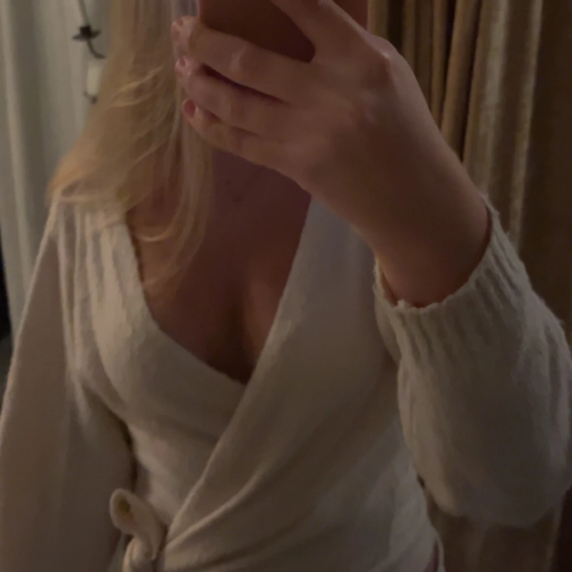 Vaniljvit omlottkofta från Even&Odd