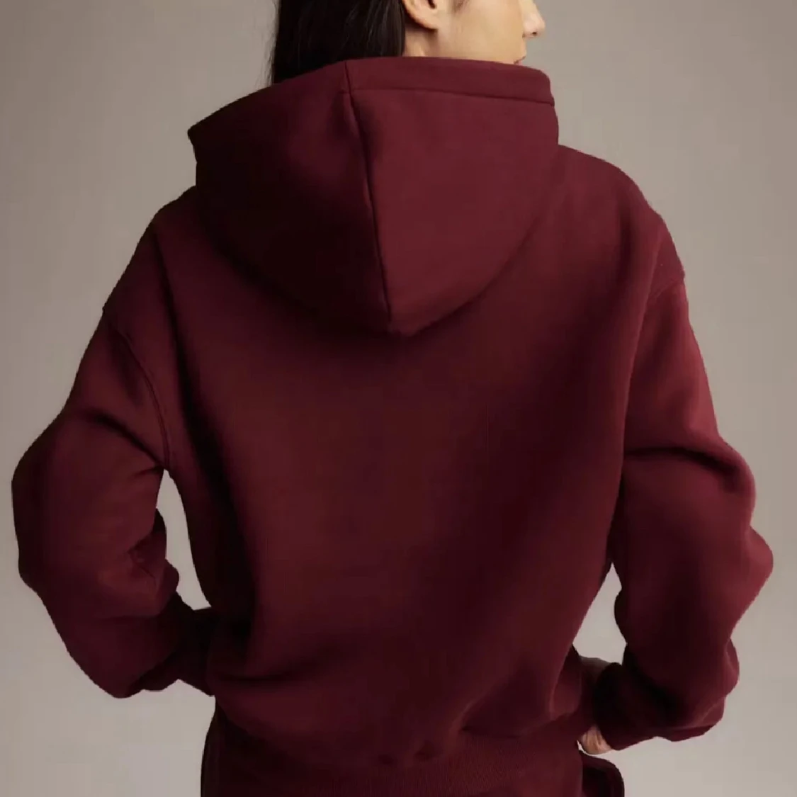 Vinröd oversized hoodie med huva - 1