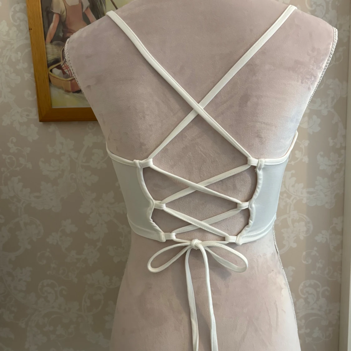 Vit cowl neck topp med snörning - 1