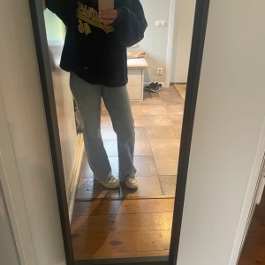 Ljusblå raka jeans - Ljusblå raka jeans från Zara🩵passar längre personen.