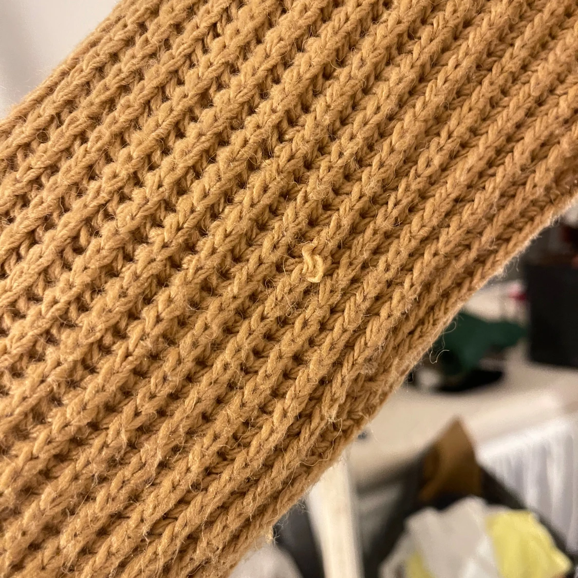 Stickad polotröja i camel - 2