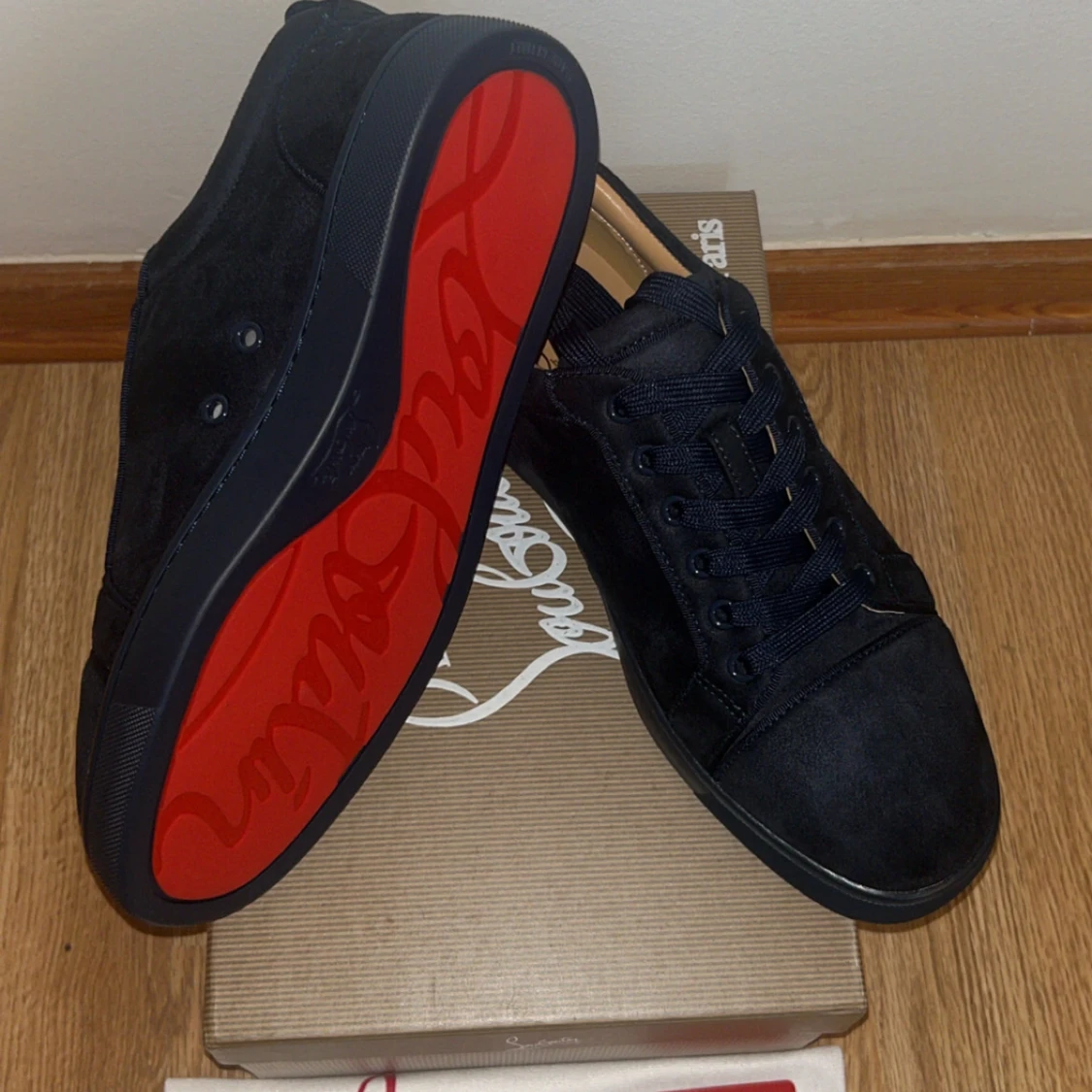 Christian Louboutin svarta sneakers mocka - 1