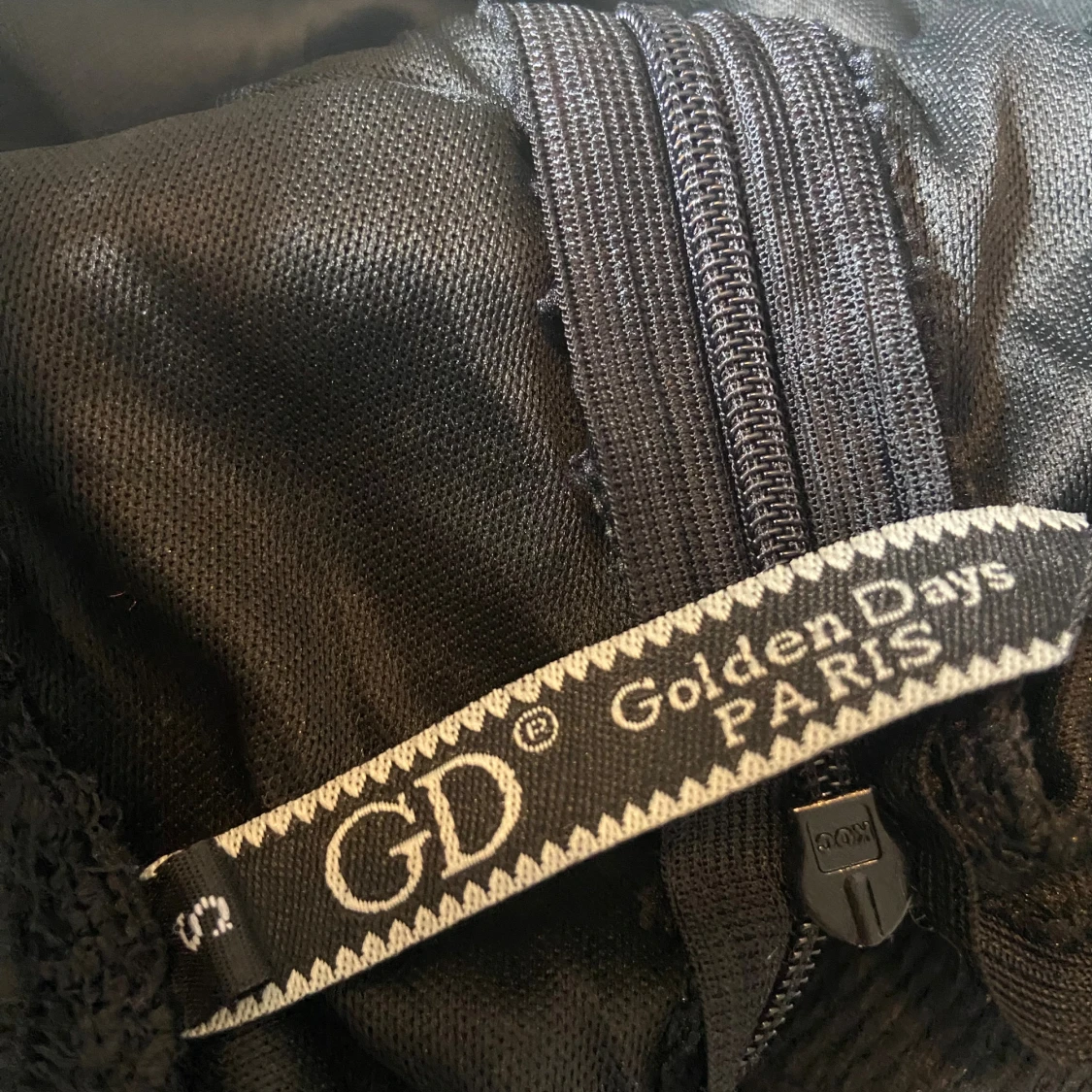 Svart spetsklänning från Golden Days - 1