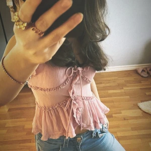 Rosa volang topp - Superfint volang topp från Zara i storlek XS. 