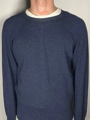 Oscar Jacobson tröja - Säljer en riktigt snygg och trendig Oscar Jacobson tröja i fint skick, storlek S, vid frågor är det bara att skriva //Gramenti