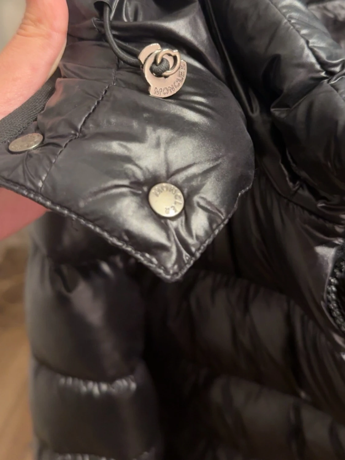 Svart Moncler pufferjacka med huva - 1