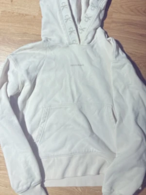 Calvin Klein Hoodie - Jätte fint set som jag älskar. Tyvärr har det blivit lite litet. 
